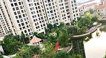 眺望校區(qū)遠(yuǎn)處的陽臺外景