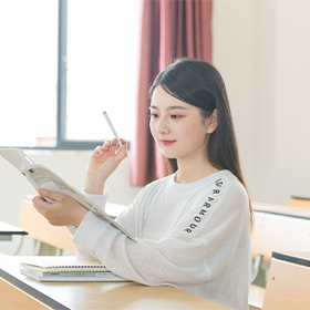 在校学生